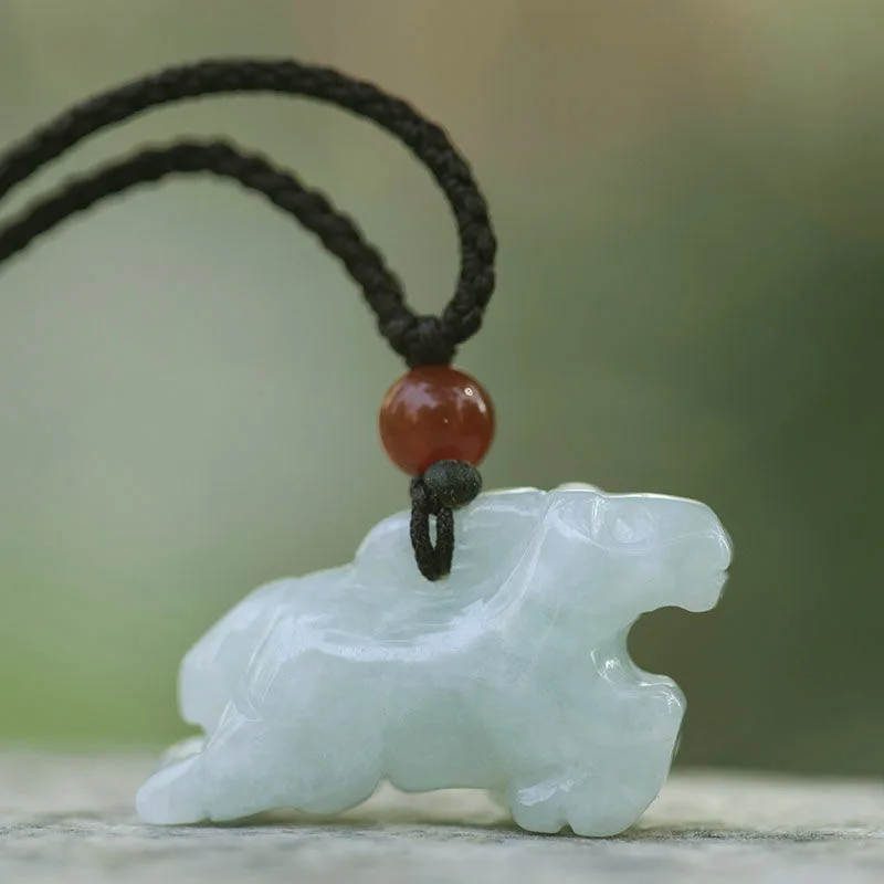 Natural Emerald Chinese Three  - огляд і ціна Necklaces