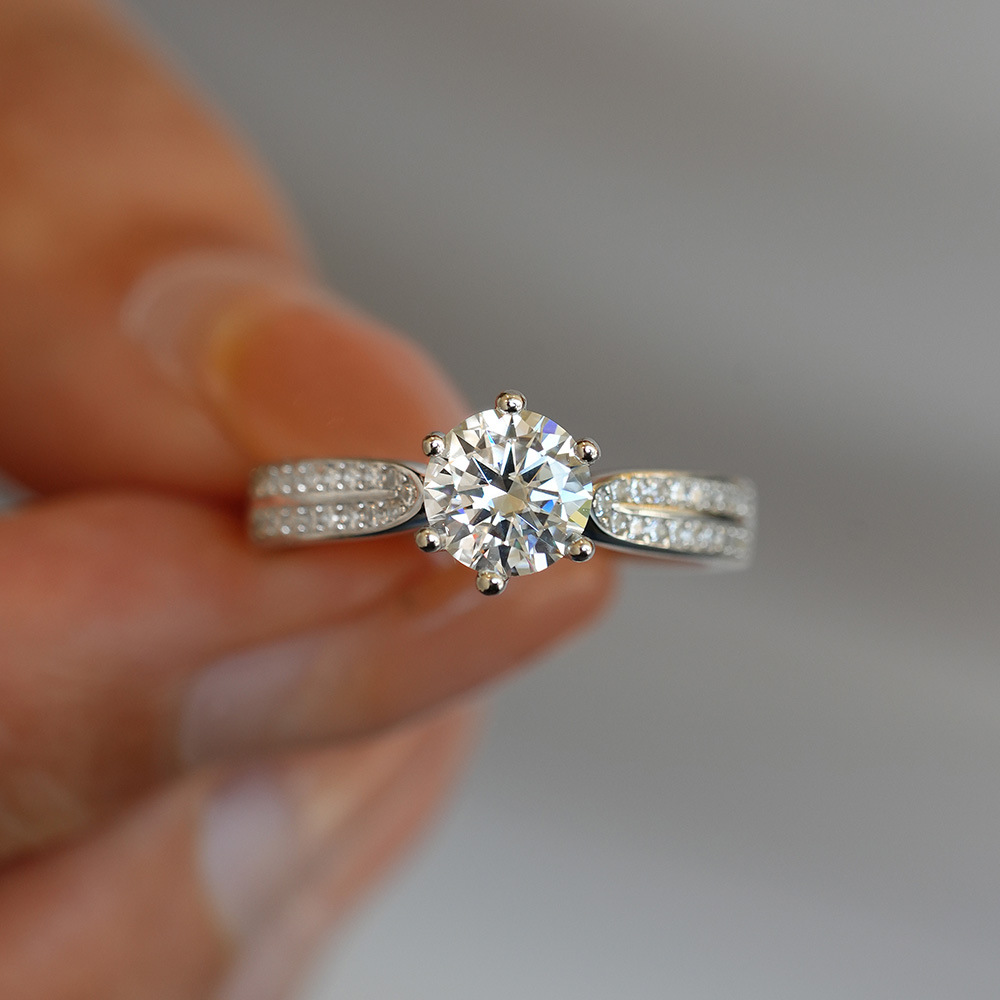 0.5/1/2/3 Carat Classic Six Cl - огляд і ціна Moissanite Engagement Ring 1 Carat